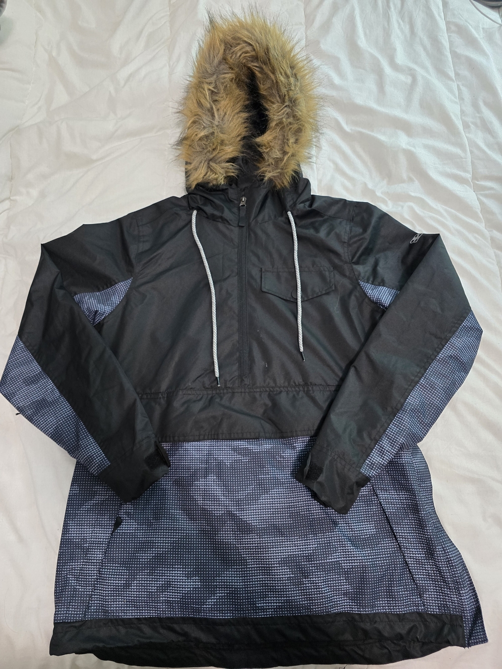 Swiss Tech Black and Navy Hooded Ski Anorak with Faux Fur Trim